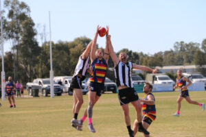 Magpies swoop Raiders