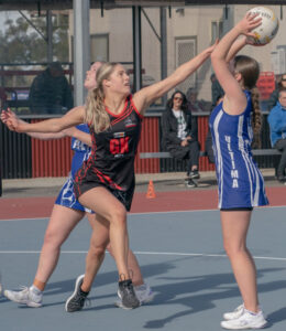 Bombers, Roos in shock draw