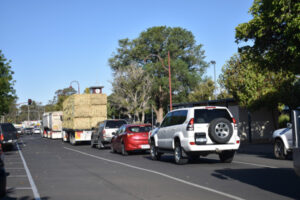 RUBBISH DUMP CAUSES TRAFFIC CHAOS