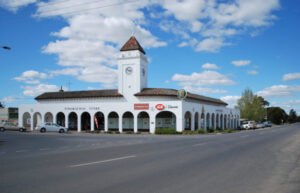 Attacker on the run after Pyramid Hill stabbing