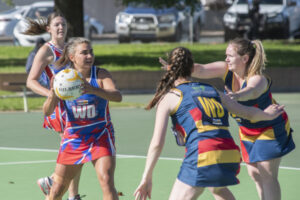 ​​​​​​​Bulldogs run away