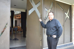 Restrictions ease for worshipers