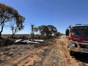 Fire destroys 300 acres