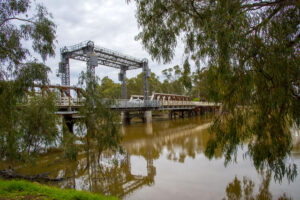 Swan Hill Bridge works to effect traffic
