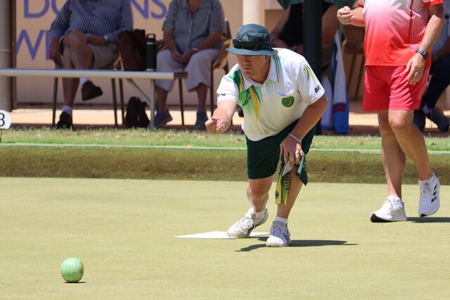 Holyoak a champion again