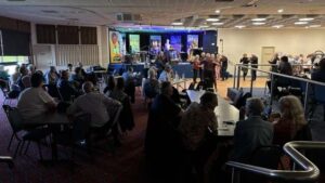 Scoot on down for country tunes