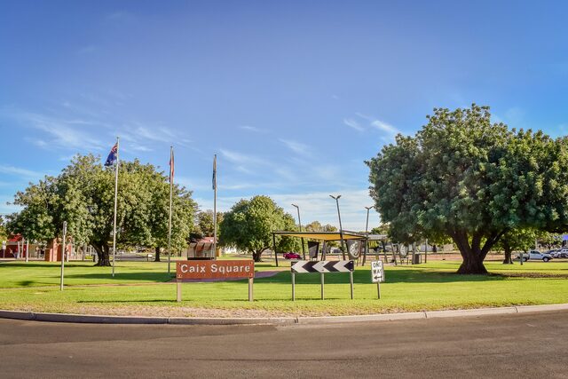 Square set for makeover